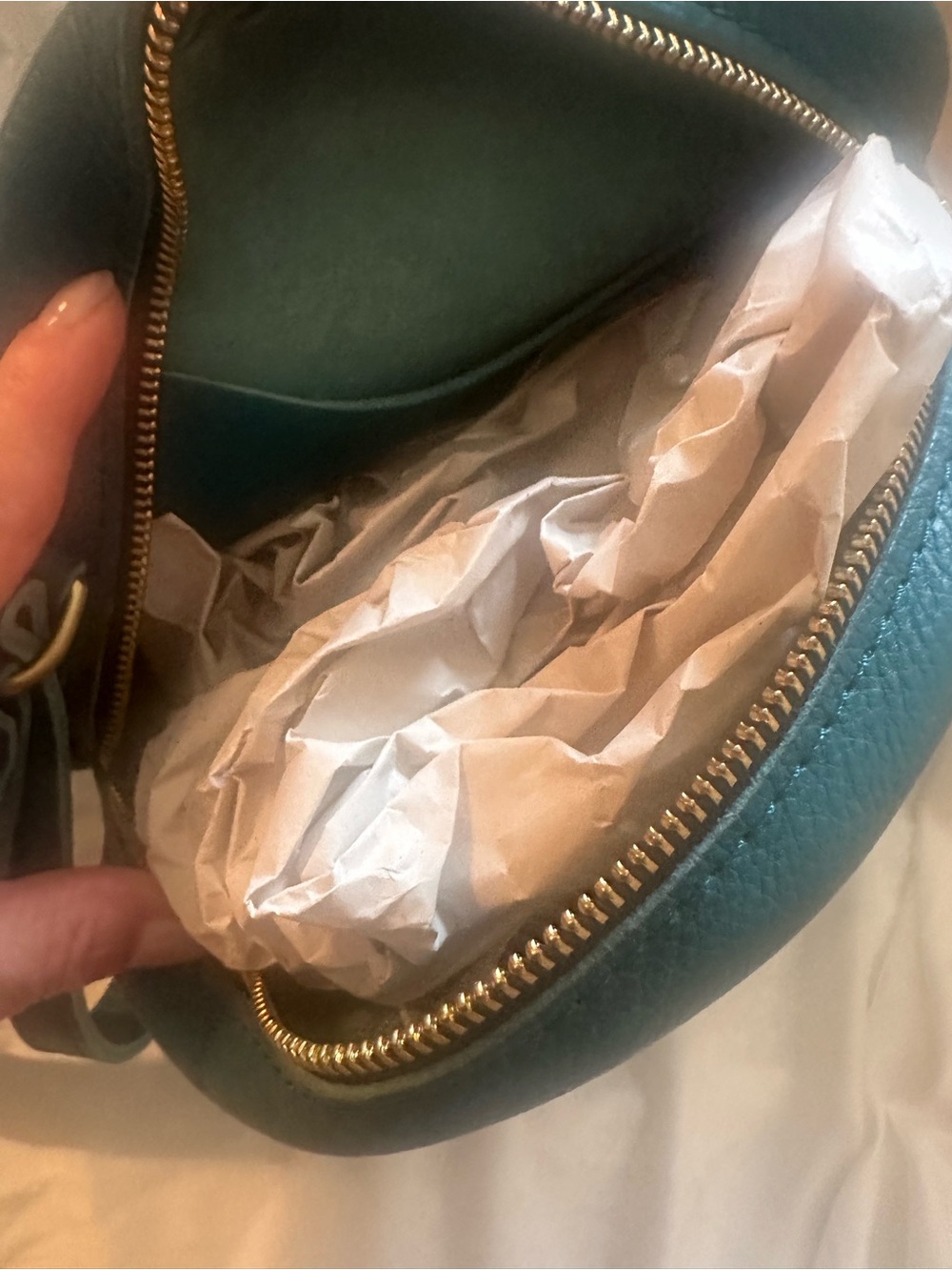 NEW never used. Portland Leather large circle leather crossbody bag. - Picture 2 of 7